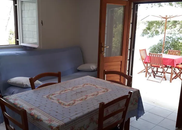 By The Sea - 4451 קורצולה